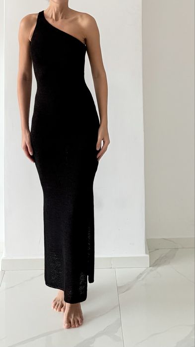 Rochie lunga neagra Stradivarius