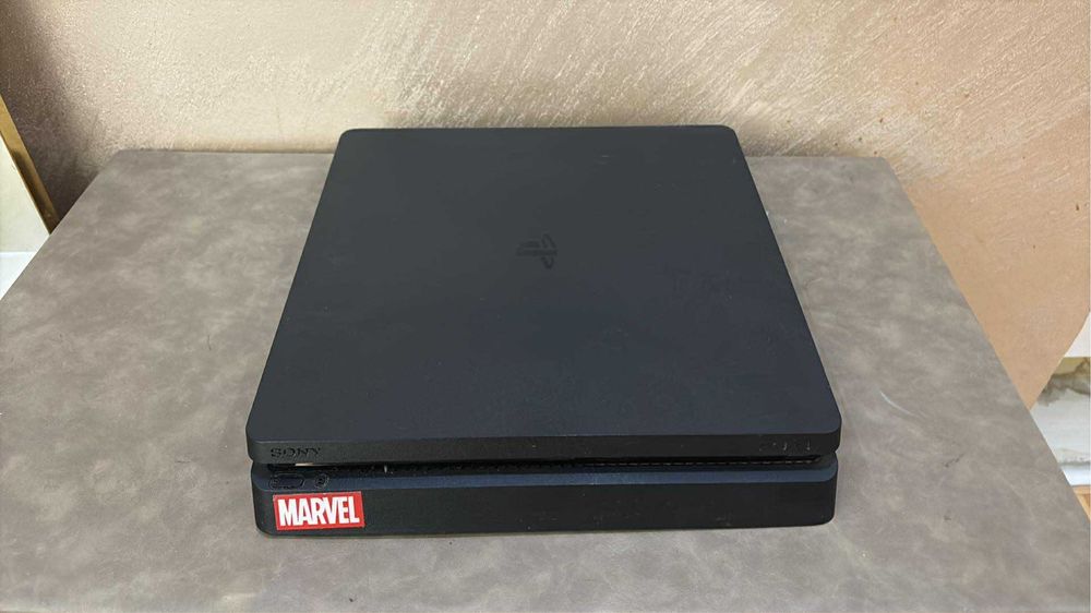 Playstation 4 Slim