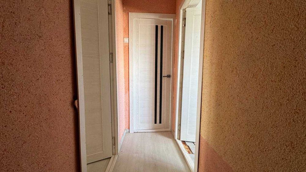 Фрунзиский KIUF 4 қаватда 5 хонали квартира сотилади.ID: 1496