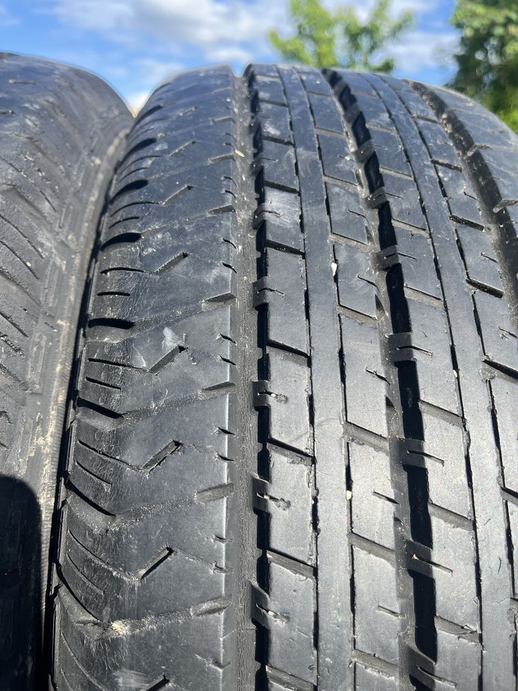 2 бр. летни гуми 215/70/15C Nokian 8 mm DOT 4515