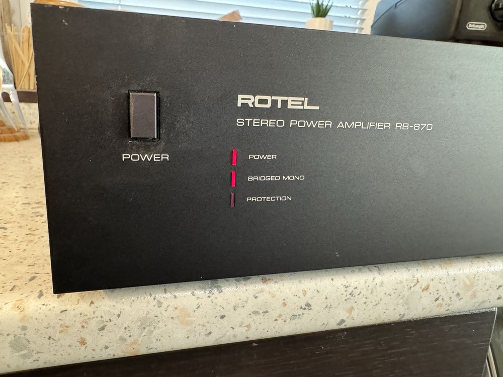 Стъпало Rotel RB-870