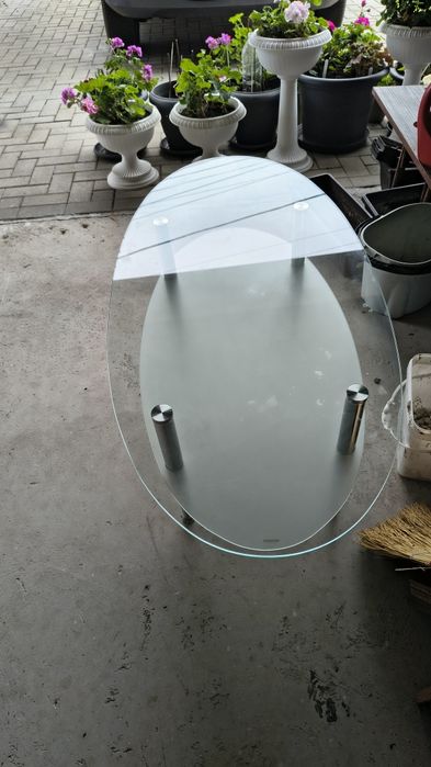 Холна стъклена маса