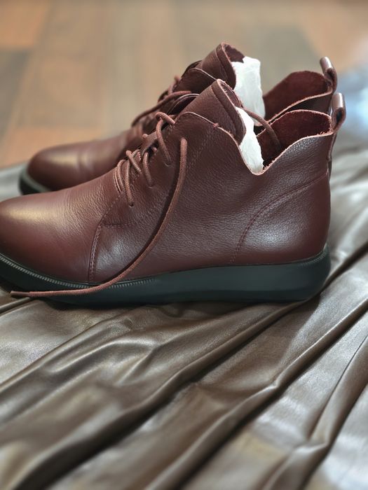 Полусапожки бордового цвета