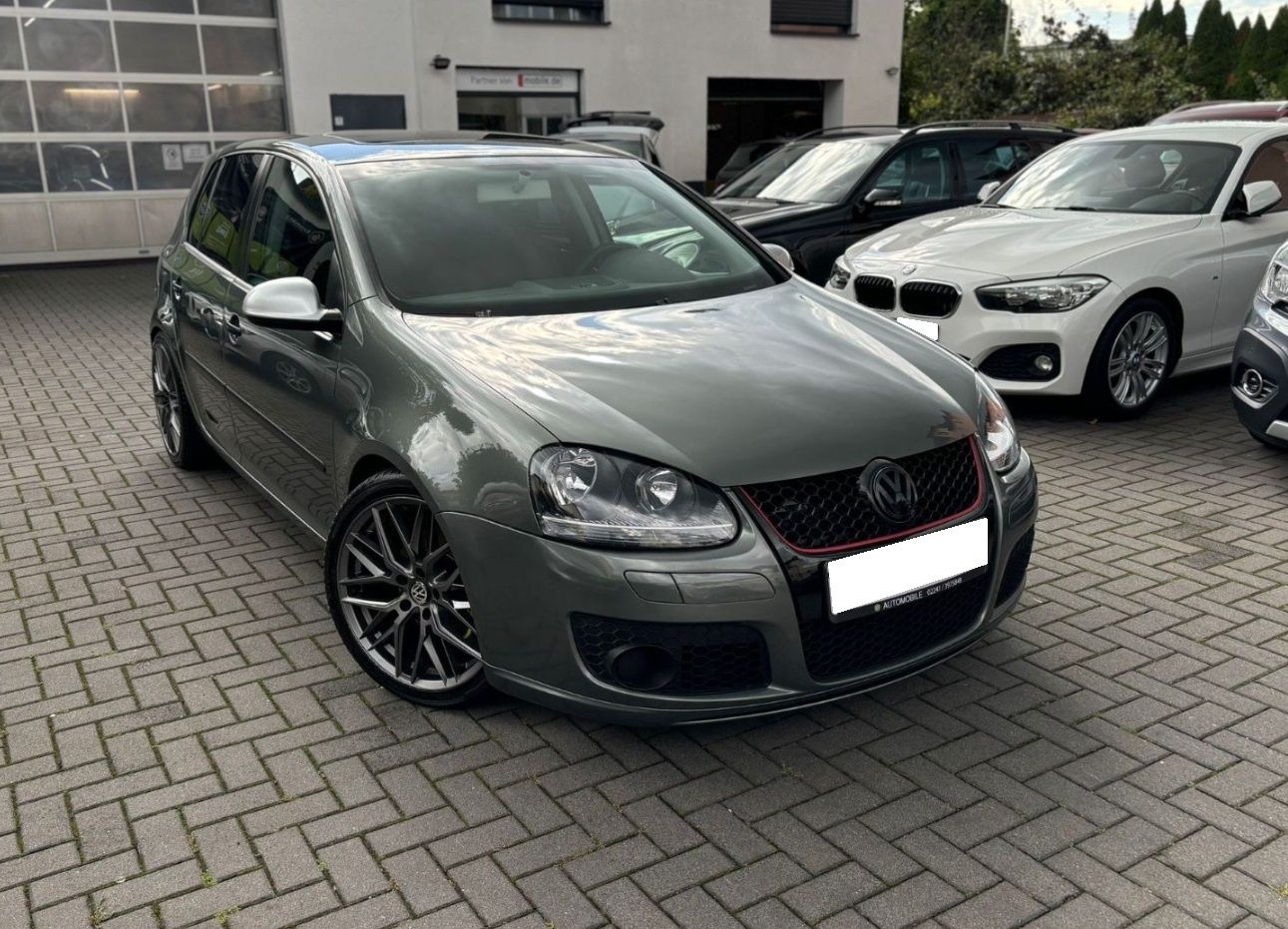 Продавам Голф 5 2.0tdi 140кс на ЧАСТИ, както и ВСЯКАКВИ други голф 5ци