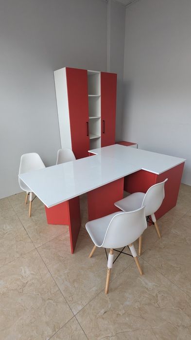 Офис обзавеждане ново