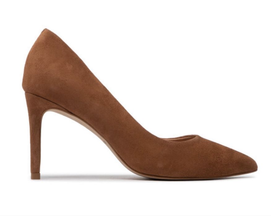 Продавам елегантни кафяви обувки от велур