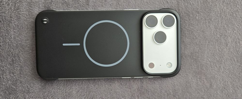 Huse Iphone 17 Pro Max MagSafe, fara MARGINI