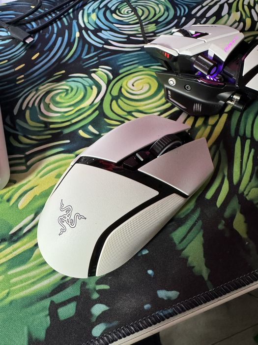 (Vandut!) Razer Basilisk V3 pro inca in garantie