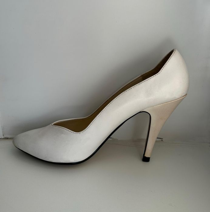 Продам женские туфли