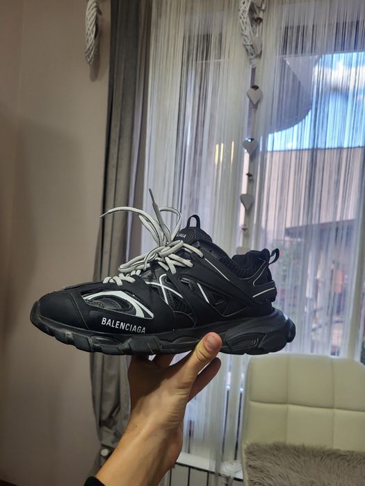 Balenciaga track