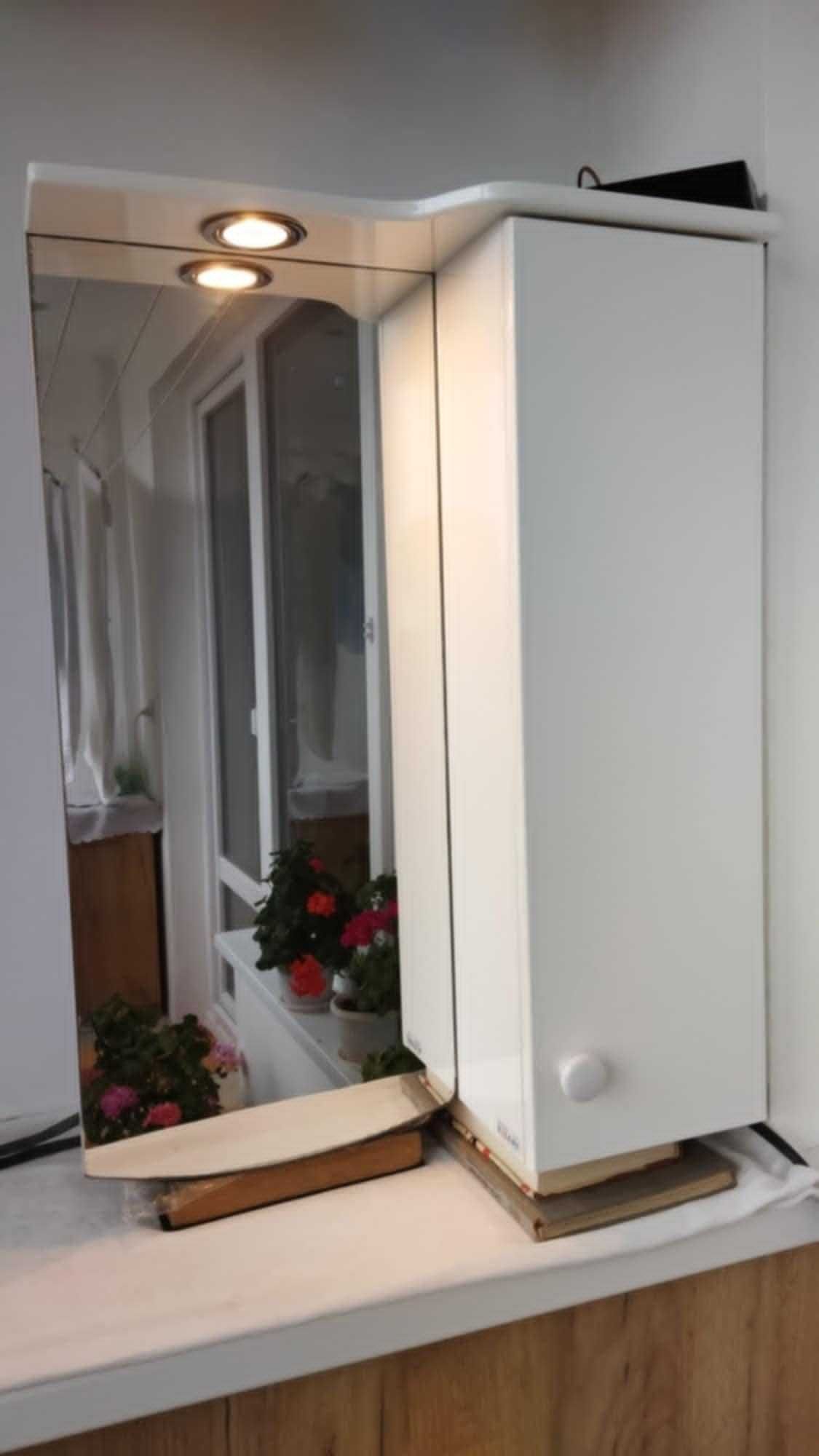 Продавам  шкафче за баня