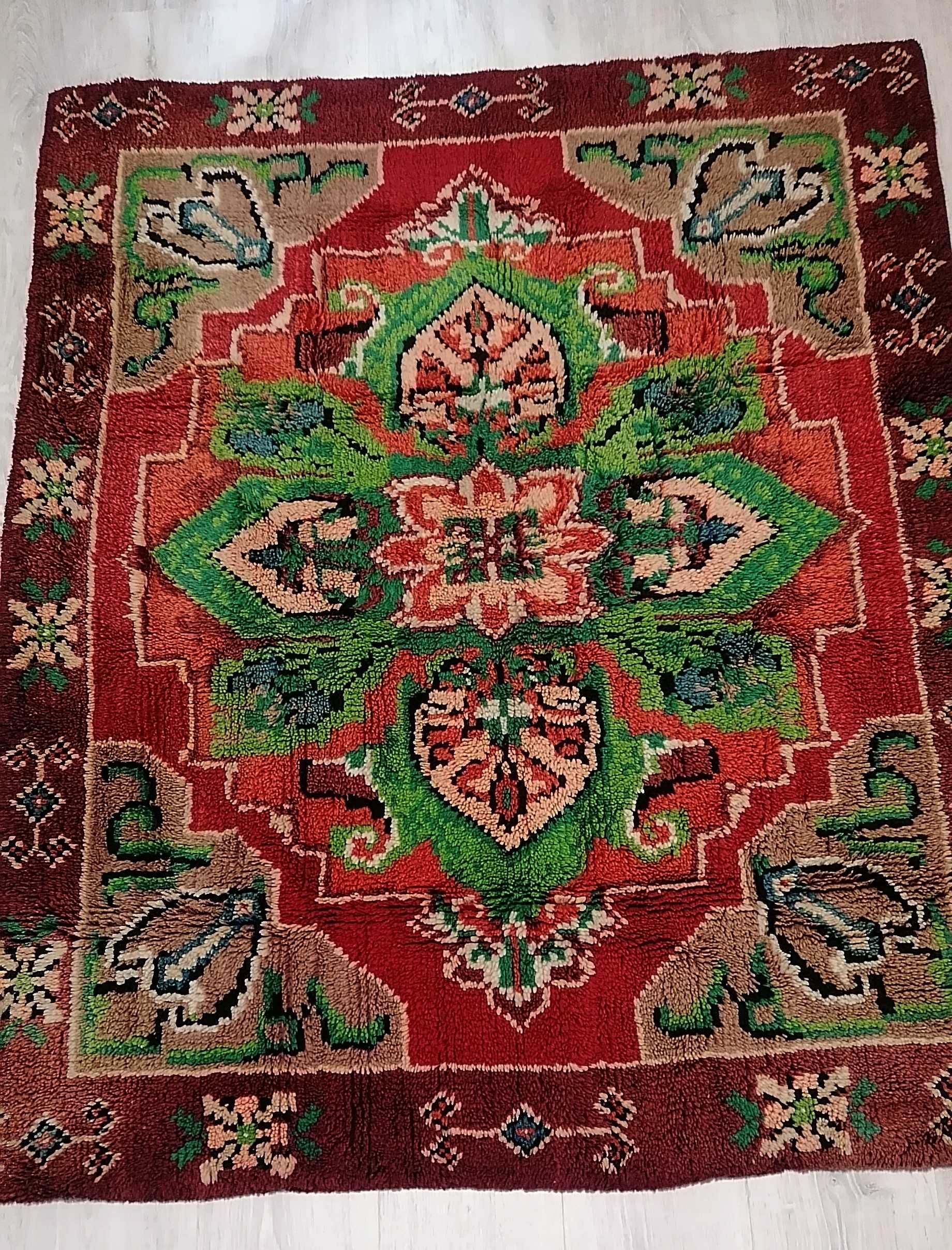 Запазен Шарен Китеник