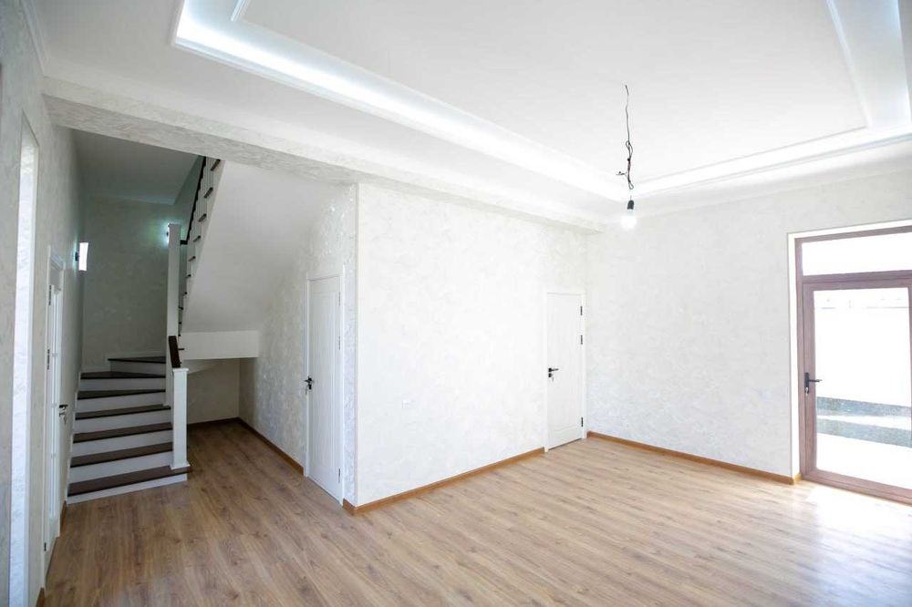 СРОЧНО ПРОДАЮ ЕВРО ДОМ в Янгихаётском р-н, Бинокор, 2,5 соток земли