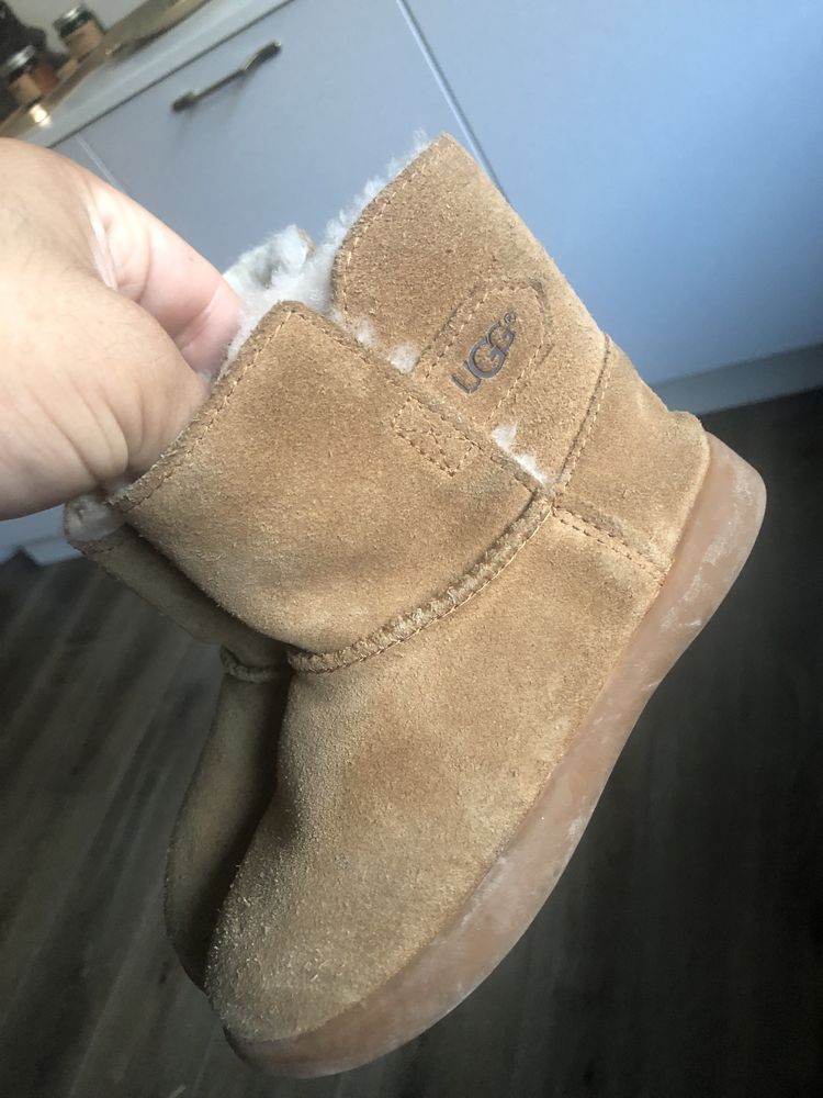 Cizmulite ugg 27.5 cu scai