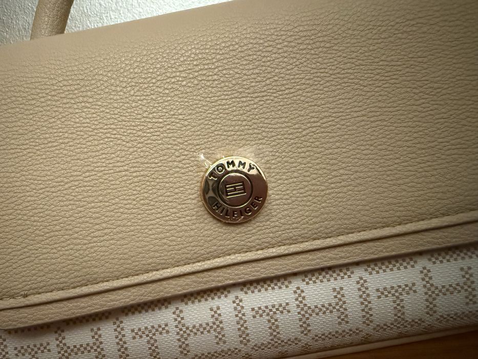 Geanta Tommy Hilfiger