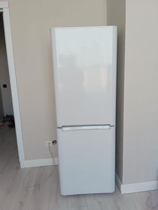 Продам холодильник в хорошем рабочем состоянии