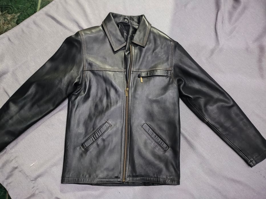 Geacă piele naturala ( nou nouță, M)