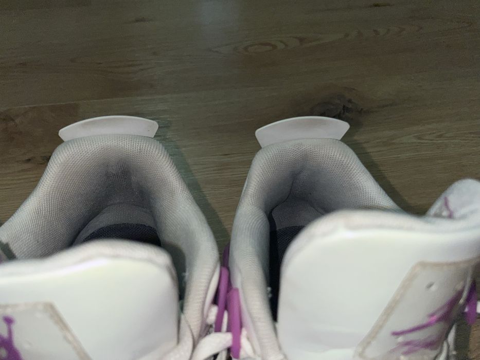 Jordan 4 retro hyper violet