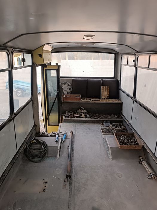 Avtobus sotiladi.