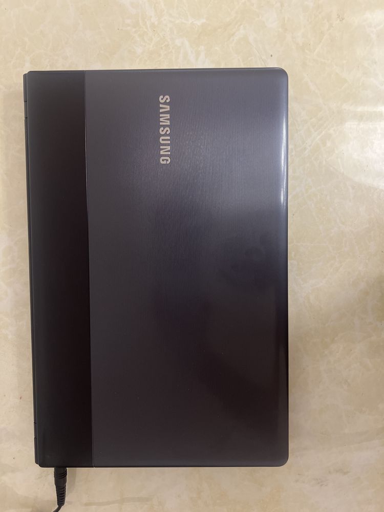 Ноутбук Samsung NP300E5C