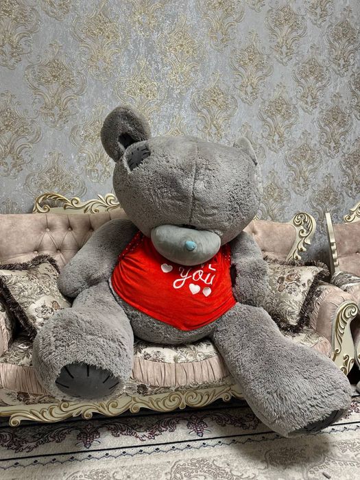 Котта айикча сотилади. Продается большой плюшевый медведь