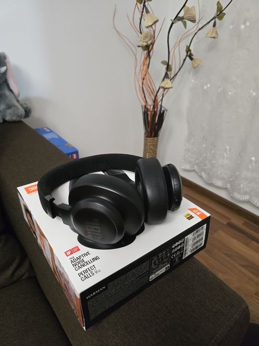 Vând Căști JBL LIVE 770 NC
