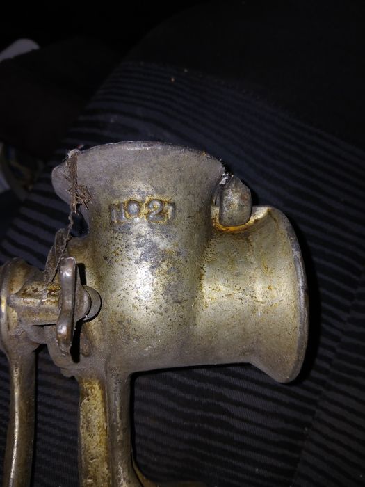 Masina de tocat carnea anul 1904