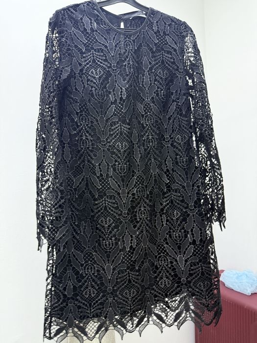 Платье черное гипюр короткое бренд Max&go,размер 42