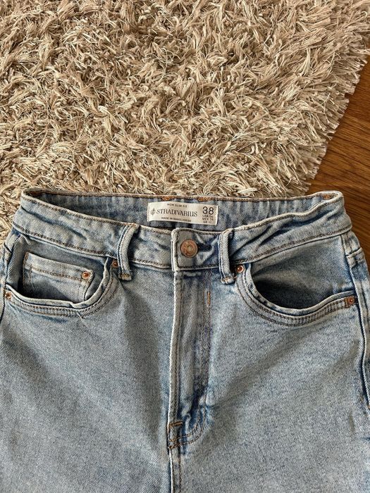 Дънки Mom fit Stradivarius