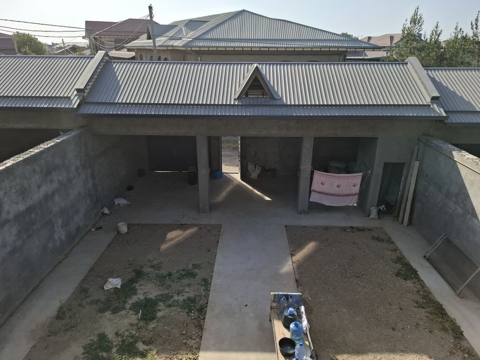 Кибрайский р-н! Турк махалла Про-ся 4-соток дом кародка 8-комнат