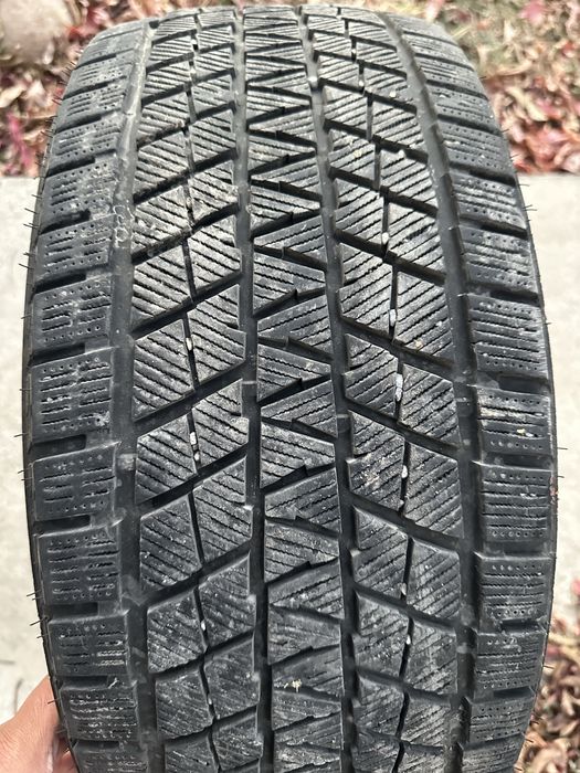 Автошины зимние R19 245/40