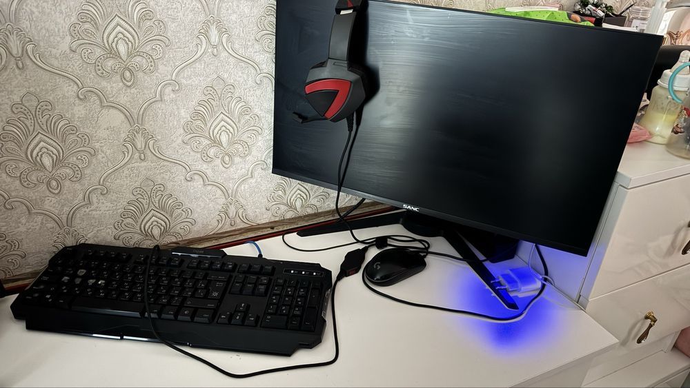 Сатылымда компьтер жаксы катпайды әдемі істеп тұр