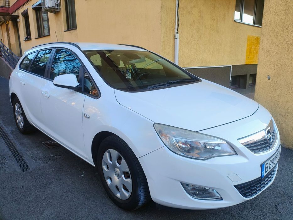 Opel Astra j 2011