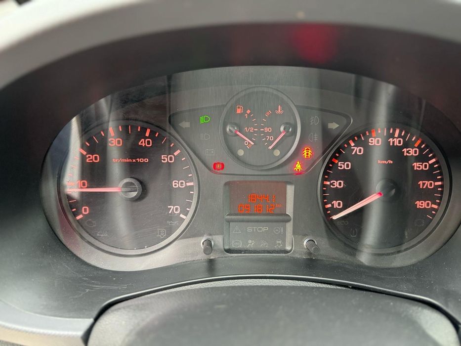 Peugeot partner spatiu de depozitare refrigerat