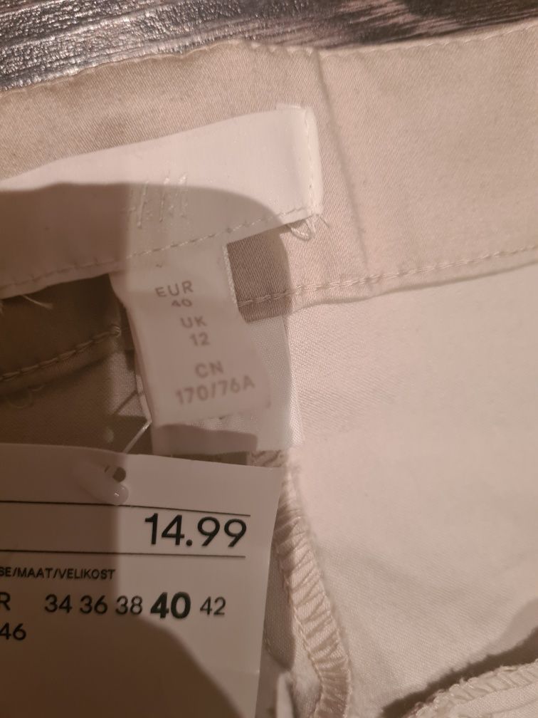 Pantaloni subțiri damă mar 40 h&m la 30 lei Timișoara