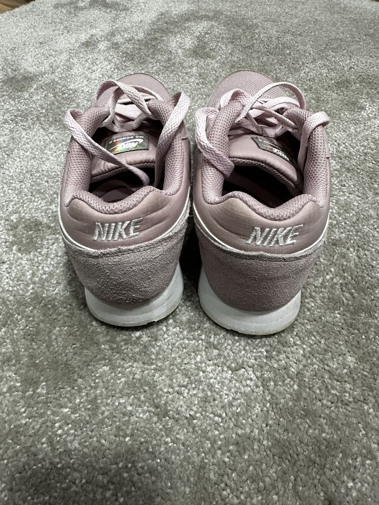 Дамски обувки Nike