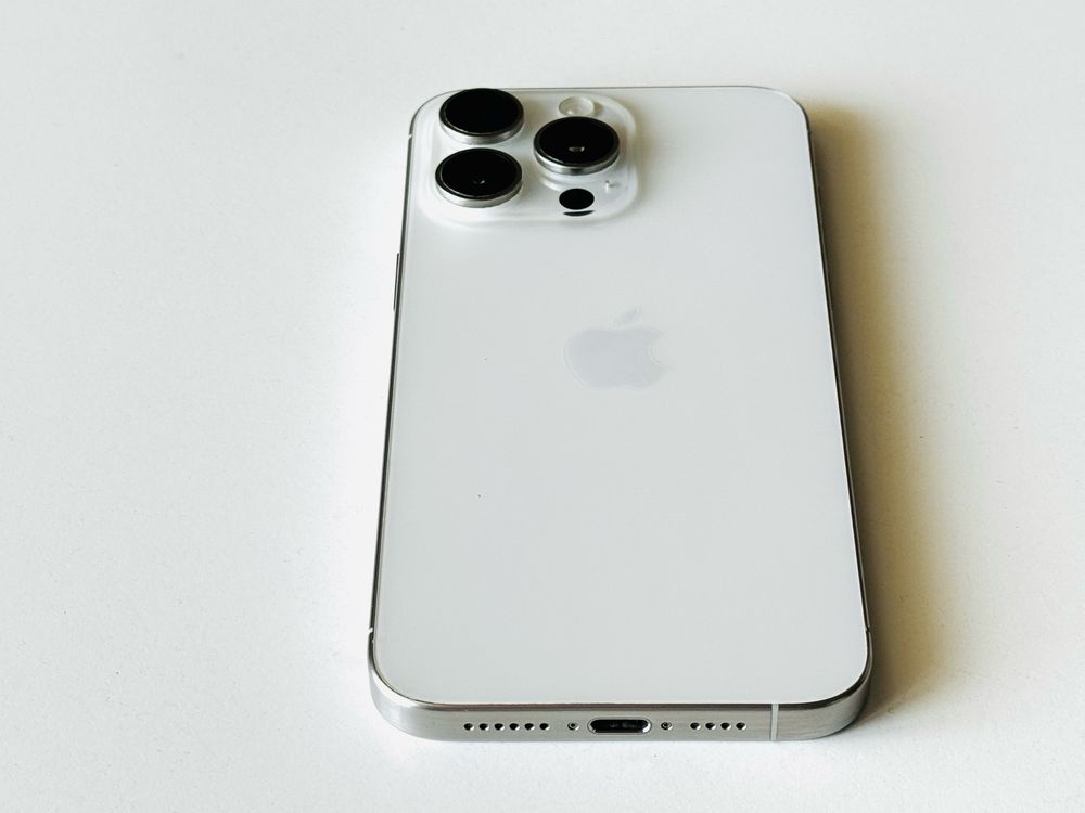Iphone 15 Pro Max 256GB White Titanium! 95% Батерия Гаранция 6 месеца