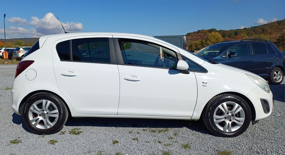 Opel Corsa an 2011 motor 1.4 benzina