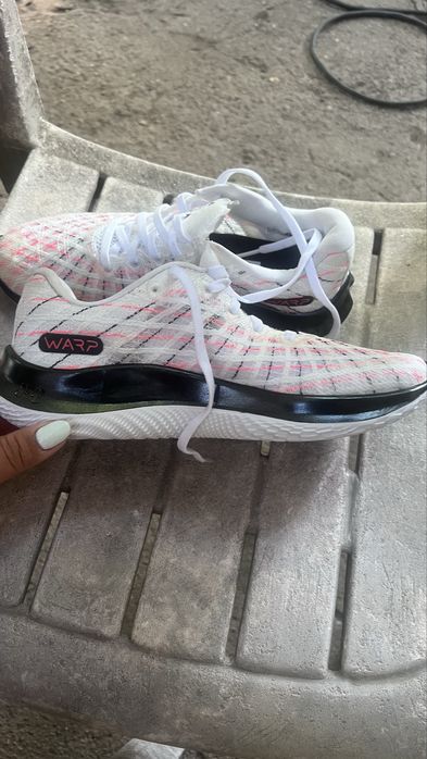 Under Armour UA W FLOW Velociti Wind-38,5/ бартер за други 39 номер