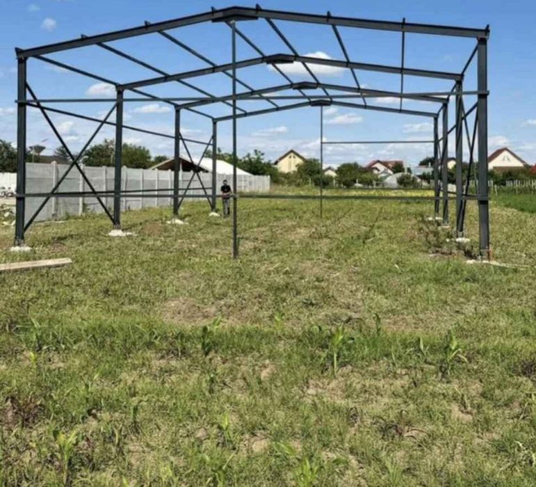 Vand Hale și structuri metalice.
Avem pe stoc o gama variata de dimens