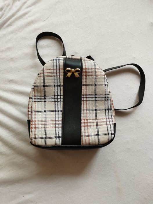 Малка дамска раница