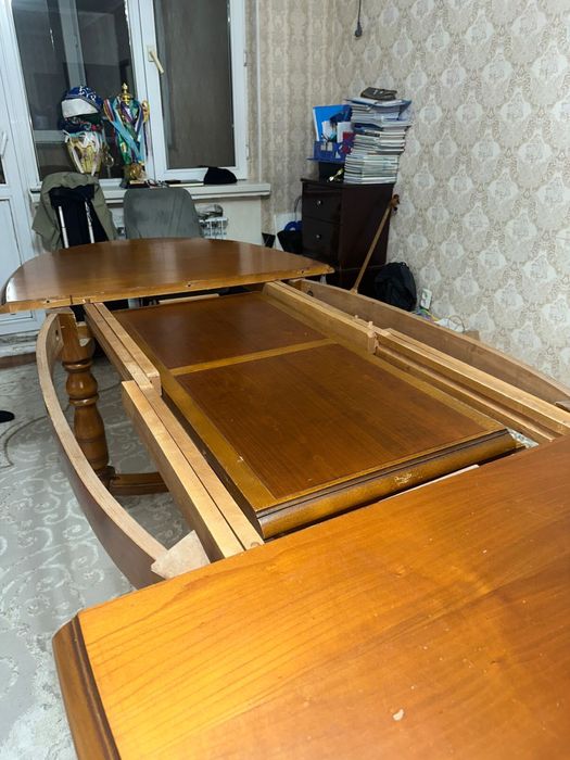 Продается деревянный стол антиквариат!