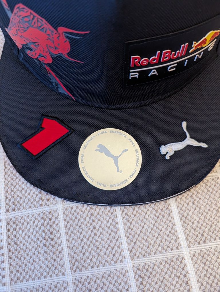 Шапка на Макс Верстапен от сезон 2022 Ред Бул Red Bull Racing