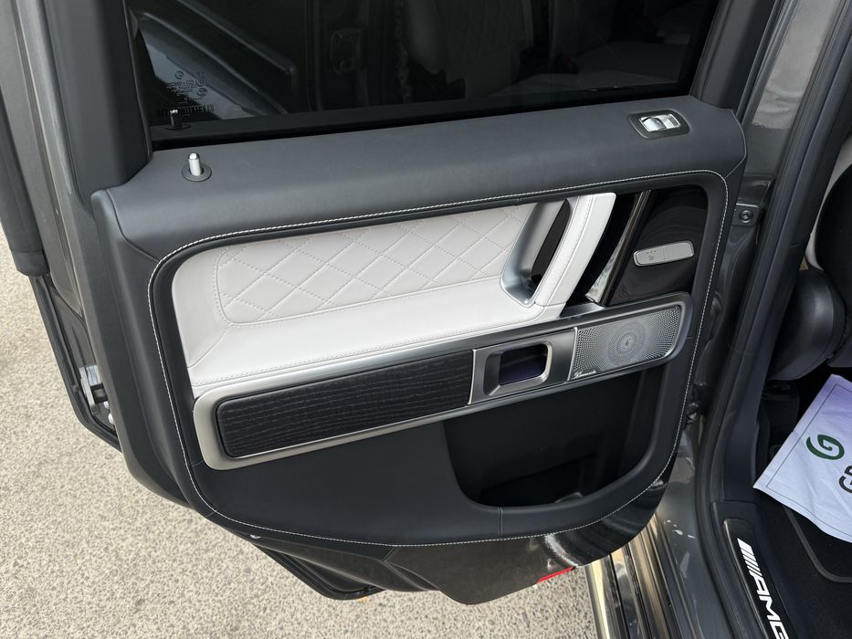 Mercedes Benz G 63 в хорошем комплектации