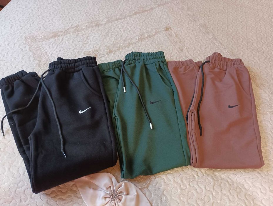 Дамски анцузи Nike