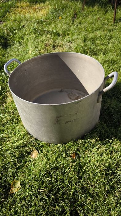 Продам алюминиевую кастрюлю.
