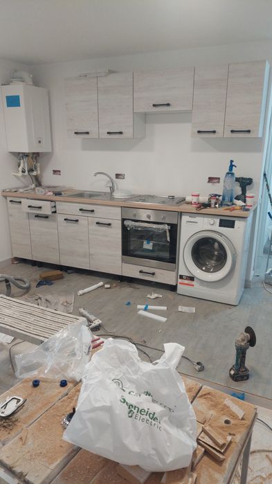 Montez ori ce tip de mobila.