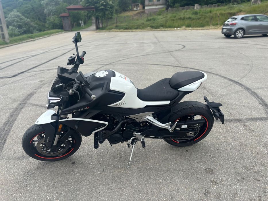 CFmoto 800nk Advance