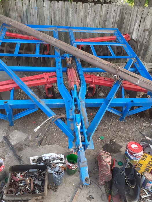 Vând combinator cu 2 baterii în fata 11000 lei