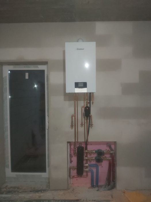 Instalator cu o experienta de peste 15 ani oferim următoarele: